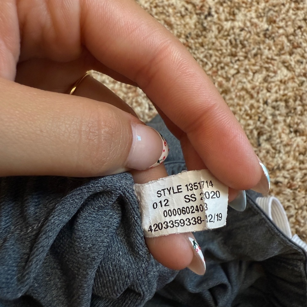 Under Armour Gray Gym Shorts Youth Large - Picture 8 of 11